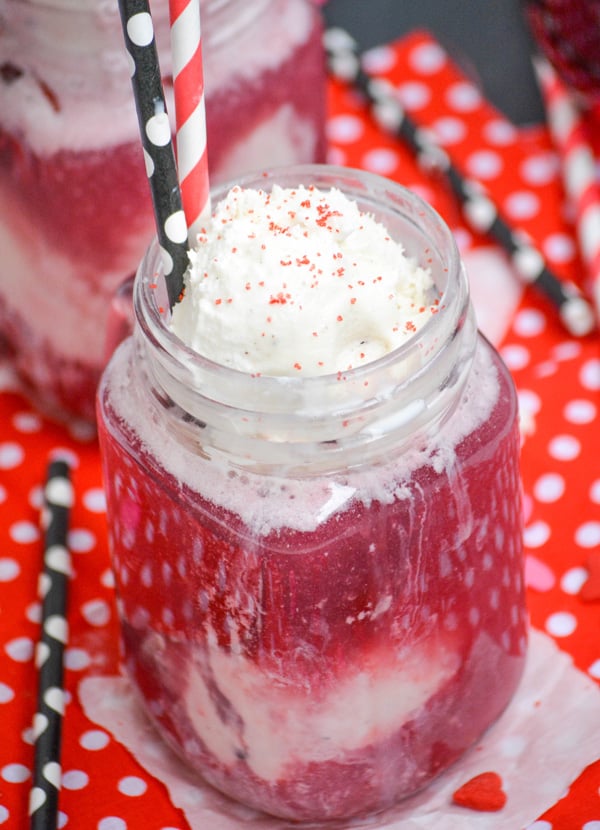 RED WINE ICE CREAM FLOATS IN TWO GLASS JARS